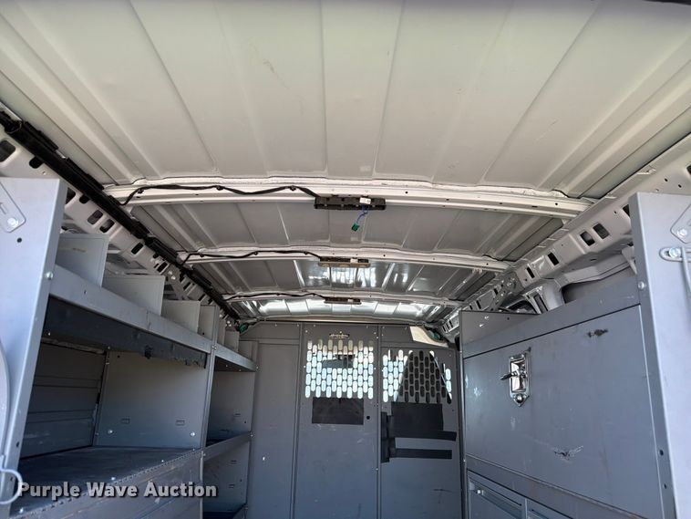 image for item YA3619 2021 Chevrolet Express 2500 van