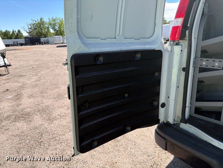 image for item YA3619 2021 Chevrolet Express 2500 van