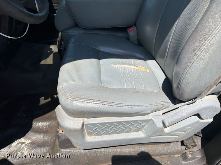 image for item YA4034 2013 Ford F150 pickup truck