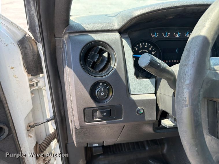 image for item YA4034 2013 Ford F150 pickup truck