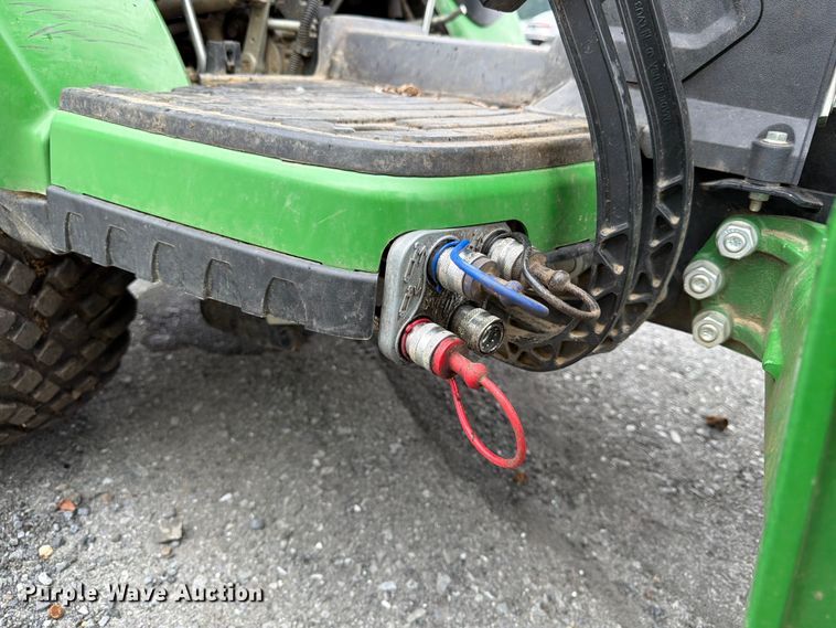 image for item YA4179 2022 John Deere 1025R MFWD tractor