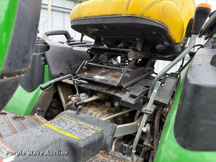 image for item YA4179 2022 John Deere 1025R MFWD tractor