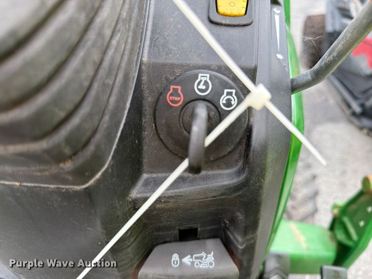 image for item YA4179 2022 John Deere 1025R MFWD tractor