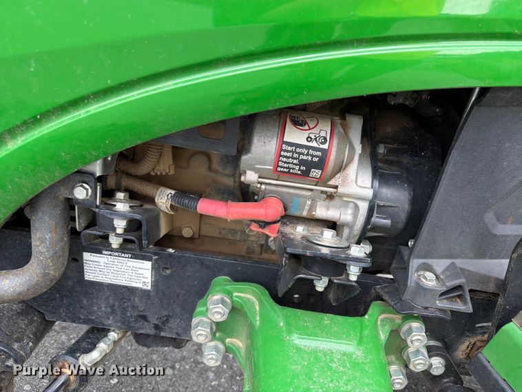image for item YA4179 2022 John Deere 1025R MFWD tractor