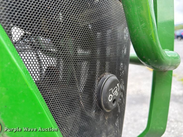 image for item YA4179 2022 John Deere 1025R MFWD tractor