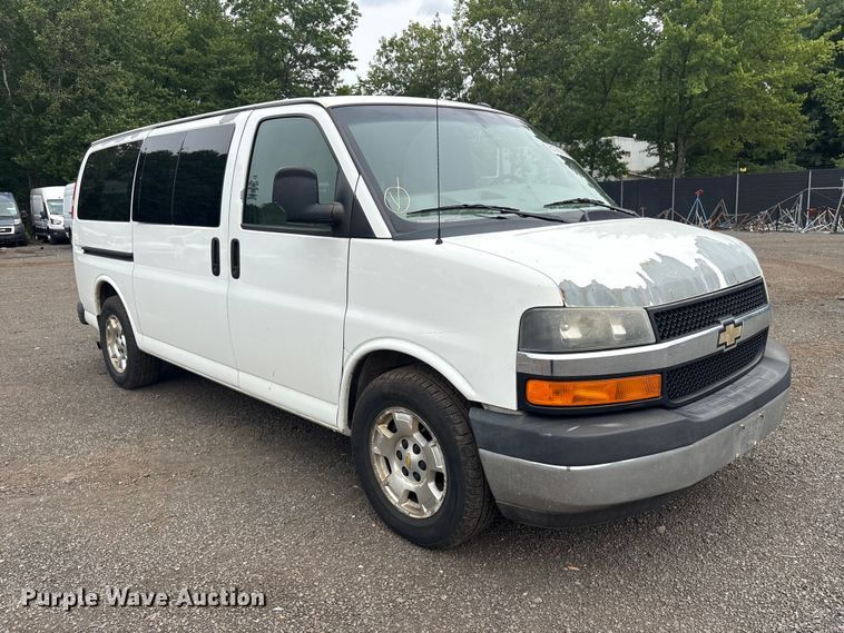 image for item YA4218 2012 Chevrolet Express 1500 van