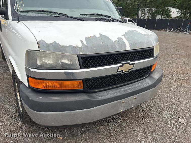 image for item YA4218 2012 Chevrolet Express 1500 van