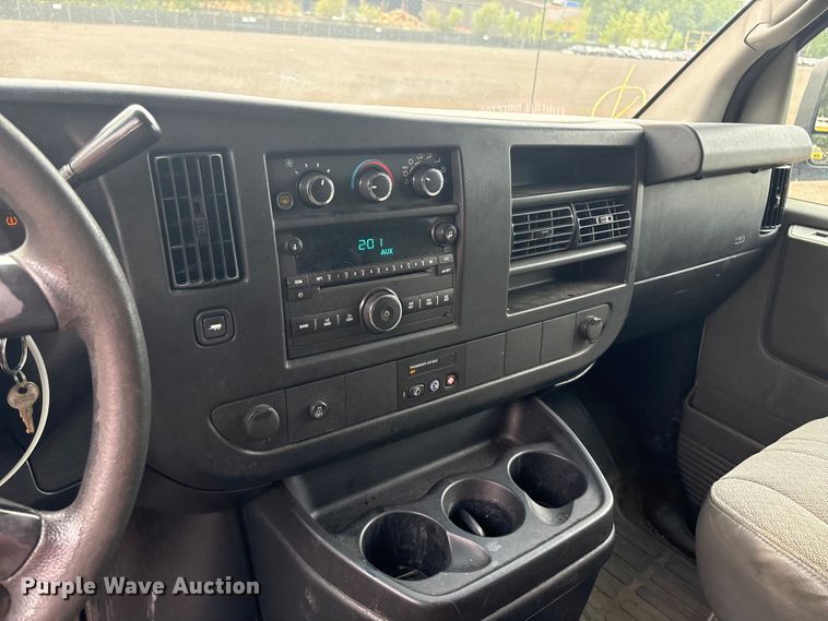 image for item YA4218 2012 Chevrolet Express 1500 van