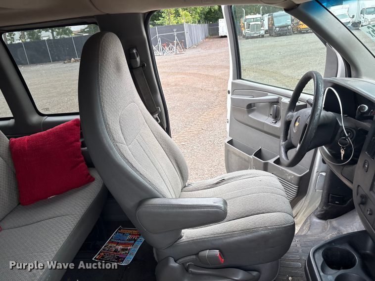image for item YA4218 2012 Chevrolet Express 1500 van