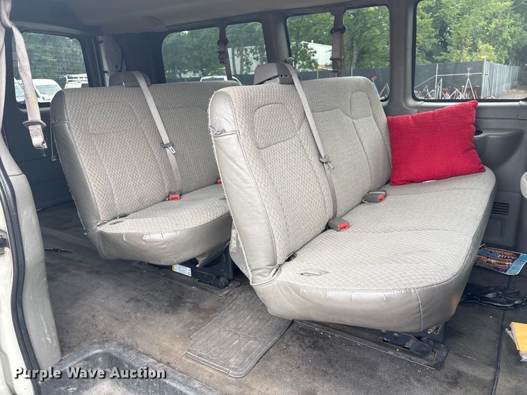 image for item YA4218 2012 Chevrolet Express 1500 van
