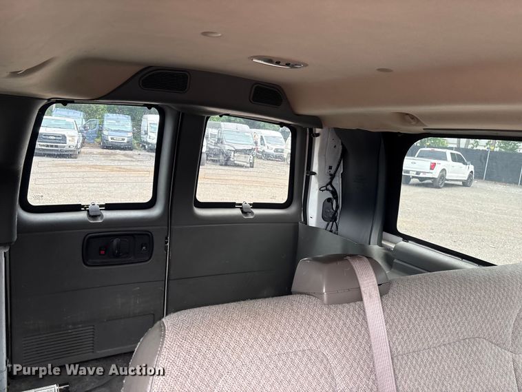 image for item YA4218 2012 Chevrolet Express 1500 van