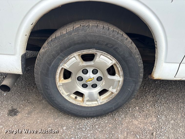image for item YA4218 2012 Chevrolet Express 1500 van
