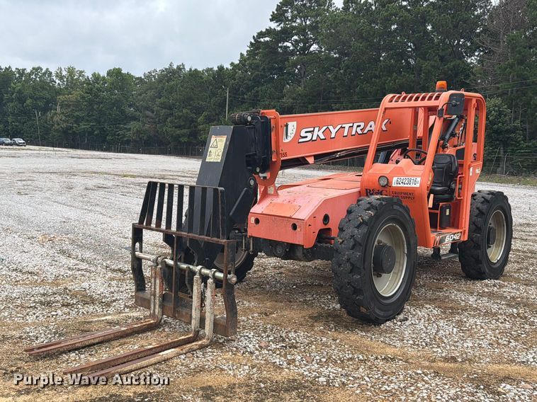 2019 JLG 6042 telehandler