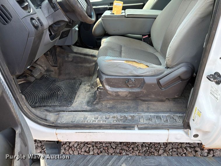 image for item YA4283 2013 Ford F350 Super Duty Ext. Cab pickup truck