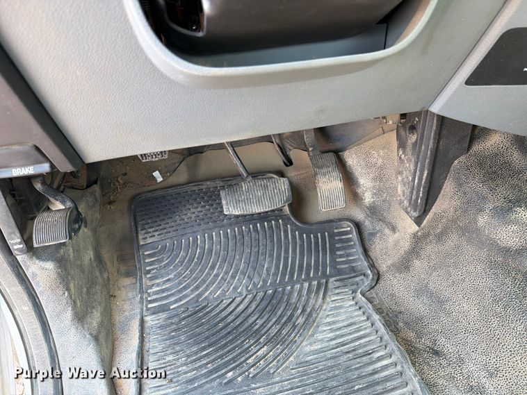 image for item YA4283 2013 Ford F350 Super Duty Ext. Cab pickup truck