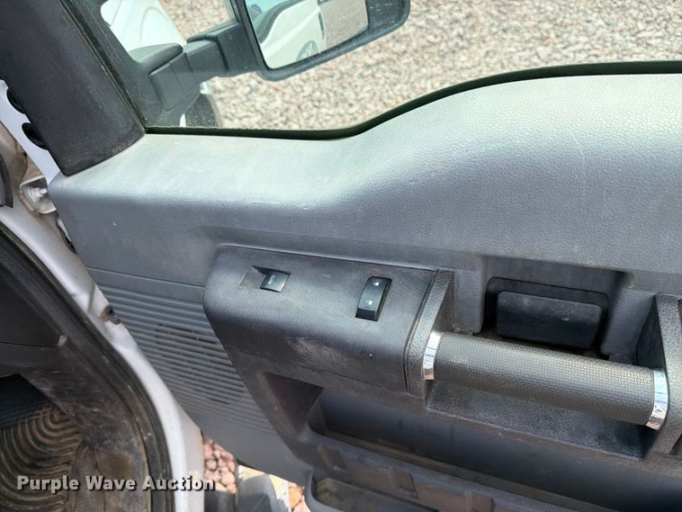 image for item YA4283 2013 Ford F350 Super Duty Ext. Cab pickup truck