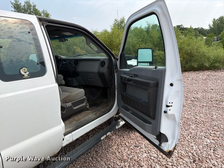 image for item YA4283 2013 Ford F350 Super Duty Ext. Cab pickup truck