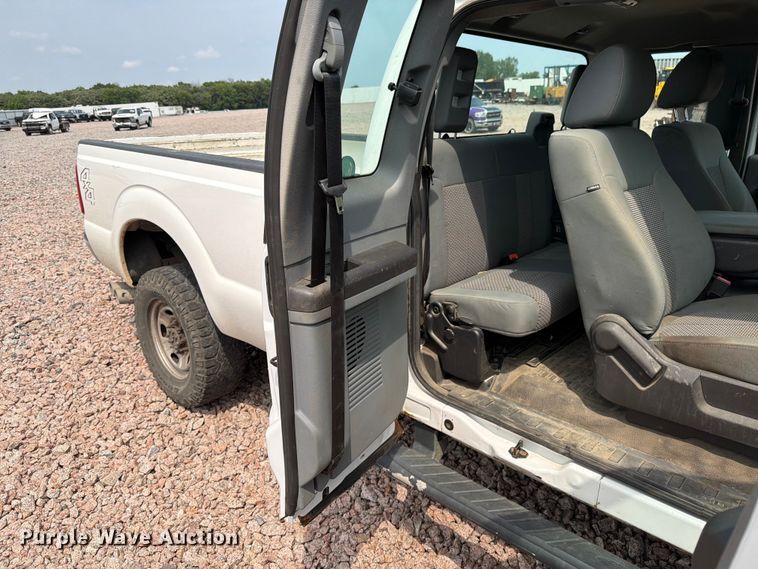 image for item YA4283 2013 Ford F350 Super Duty Ext. Cab pickup truck