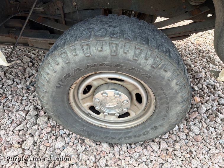 image for item YA4283 2013 Ford F350 Super Duty Ext. Cab pickup truck