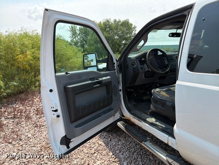 image for item YA4284 2015 Ford F350 Super Duty Ext. Cab pickup truck