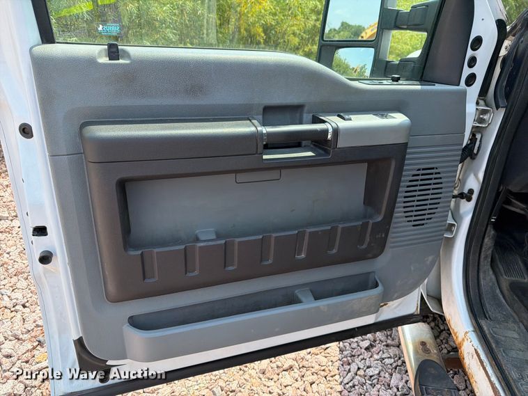 image for item YA4284 2015 Ford F350 Super Duty Ext. Cab pickup truck