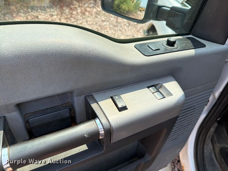 image for item YA4284 2015 Ford F350 Super Duty Ext. Cab pickup truck