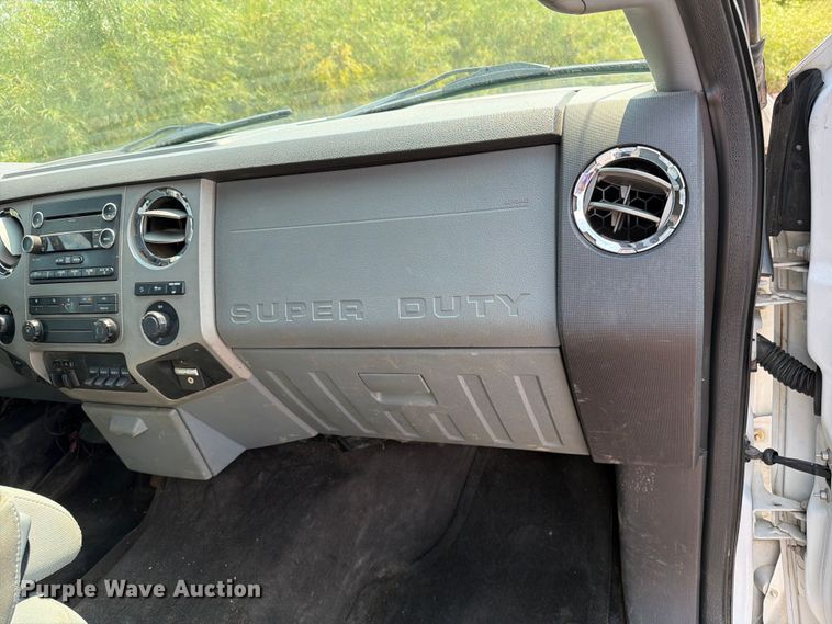 image for item YA4284 2015 Ford F350 Super Duty Ext. Cab pickup truck