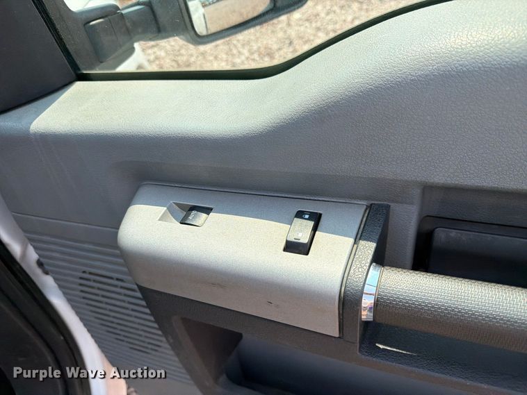 image for item YA4284 2015 Ford F350 Super Duty Ext. Cab pickup truck