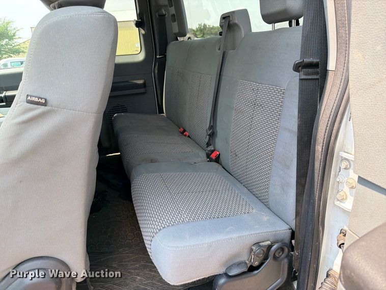 image for item YA4284 2015 Ford F350 Super Duty Ext. Cab pickup truck