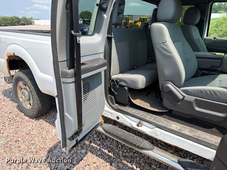 image for item YA4284 2015 Ford F350 Super Duty Ext. Cab pickup truck