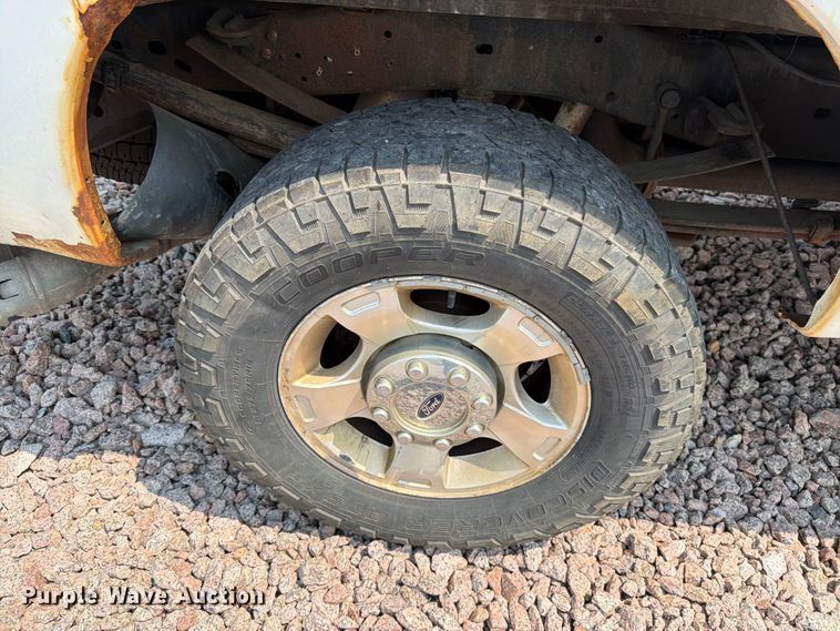 image for item YA4284 2015 Ford F350 Super Duty Ext. Cab pickup truck