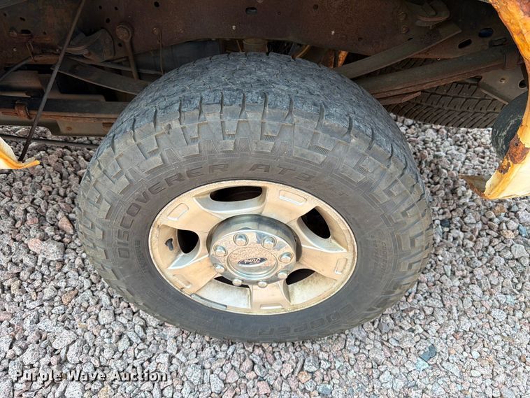 image for item YA4284 2015 Ford F350 Super Duty Ext. Cab pickup truck