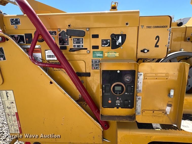 image for item YA4487 2020 Vermeer BC1800XL wood chipper