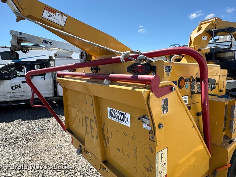 image for item YA4487 2020 Vermeer BC1800XL wood chipper