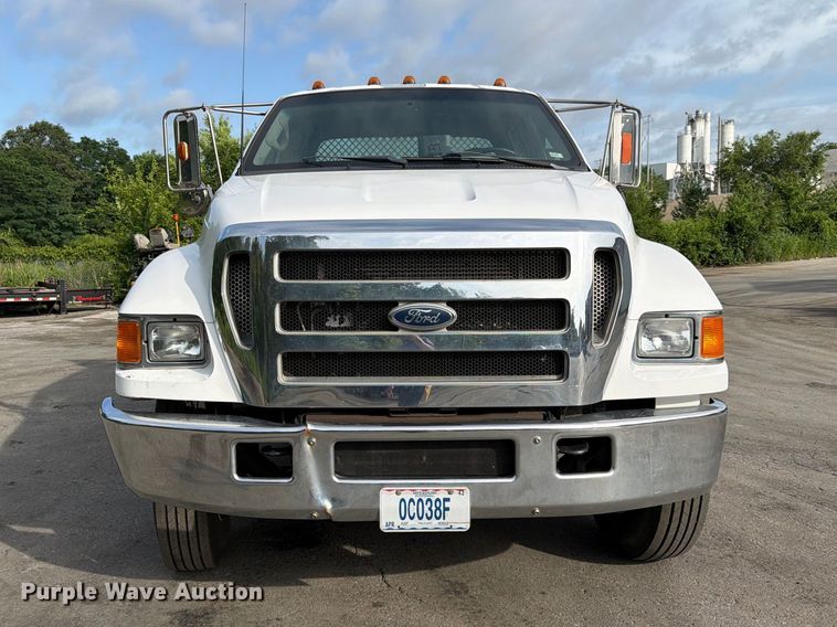 image for item DQ7838 2006 Ford F650 Super Duty Crew Cab flatbed truck