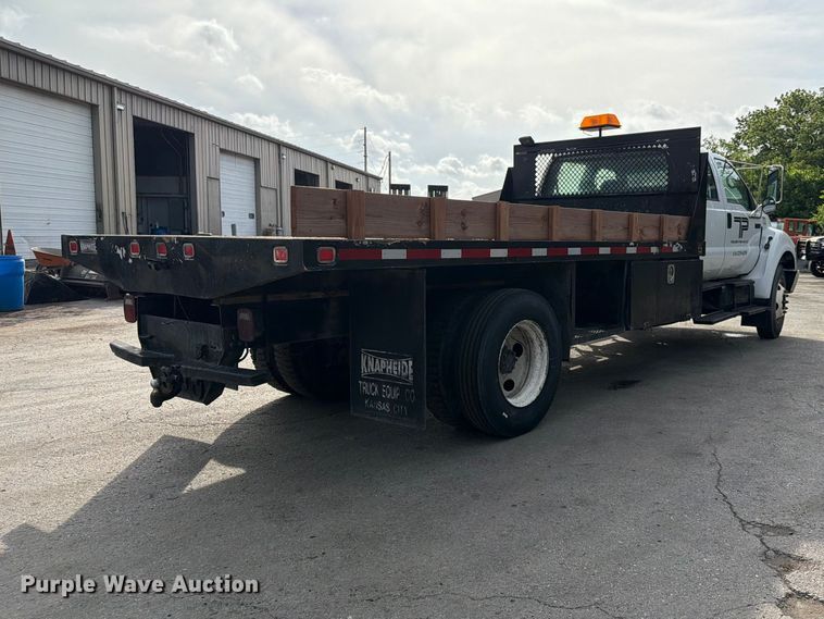 image for item DQ7838 2006 Ford F650 Super Duty Crew Cab flatbed truck