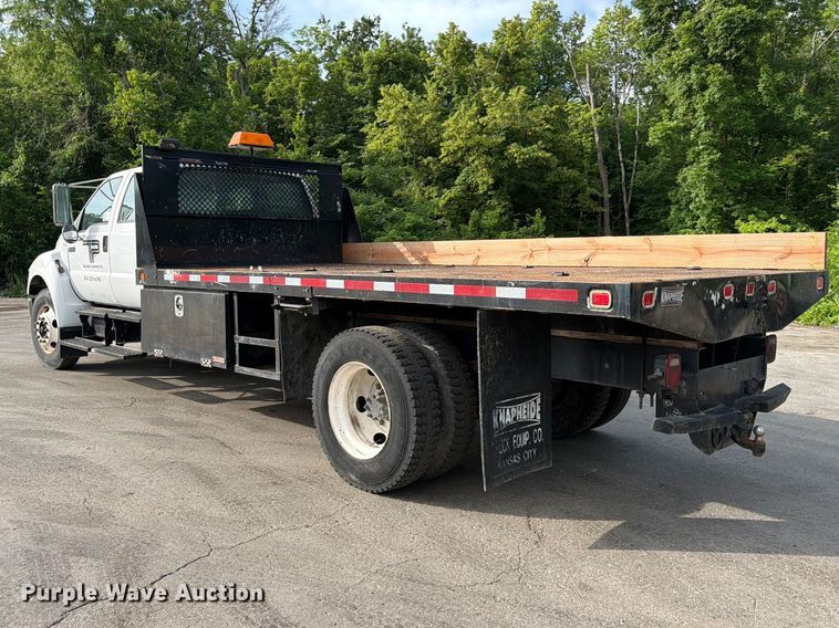 image for item DQ7838 2006 Ford F650 Super Duty Crew Cab flatbed truck