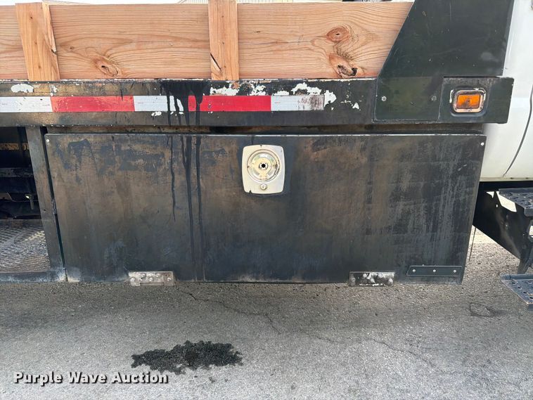 image for item DQ7838 2006 Ford F650 Super Duty Crew Cab flatbed truck