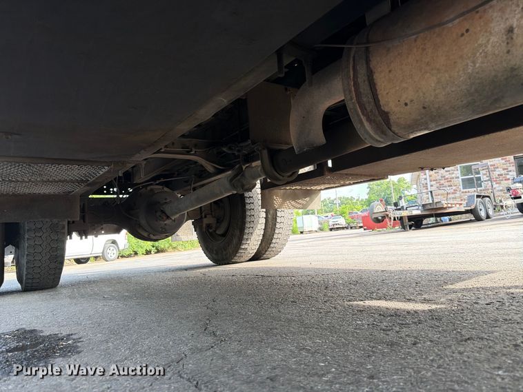 image for item DQ7838 2006 Ford F650 Super Duty Crew Cab flatbed truck