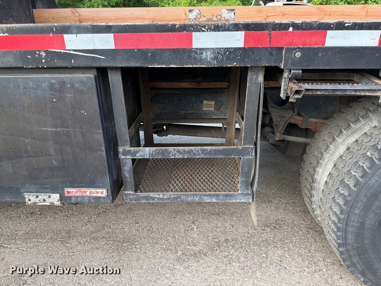 image for item DQ7838 2006 Ford F650 Super Duty Crew Cab flatbed truck