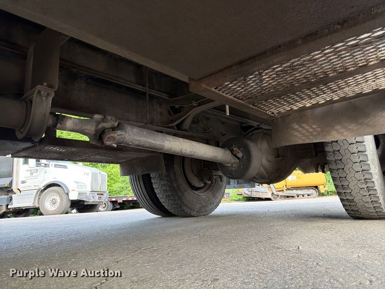 image for item DQ7838 2006 Ford F650 Super Duty Crew Cab flatbed truck