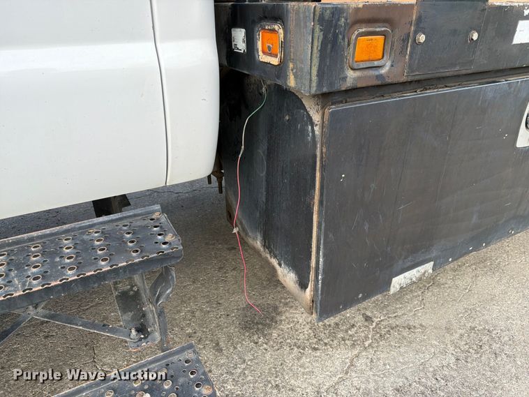 image for item DQ7838 2006 Ford F650 Super Duty Crew Cab flatbed truck