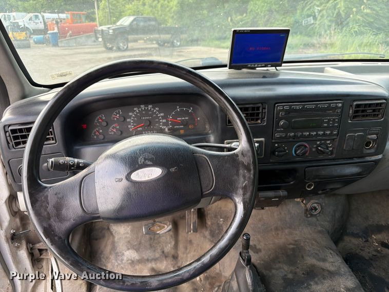image for item DQ7838 2006 Ford F650 Super Duty Crew Cab flatbed truck