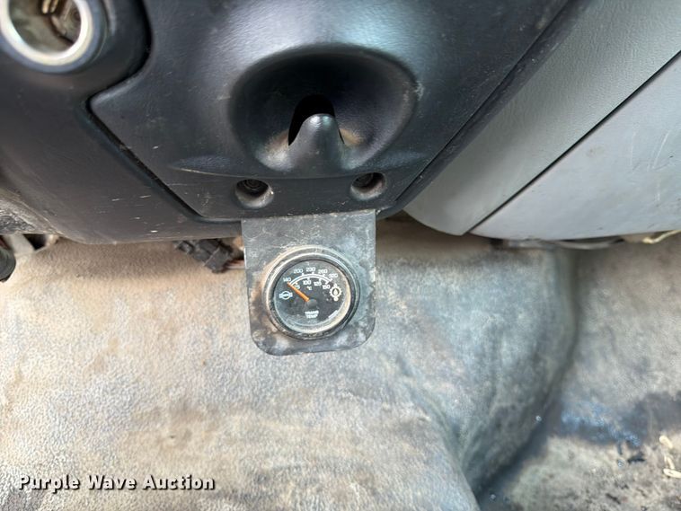 image for item DQ7838 2006 Ford F650 Super Duty Crew Cab flatbed truck