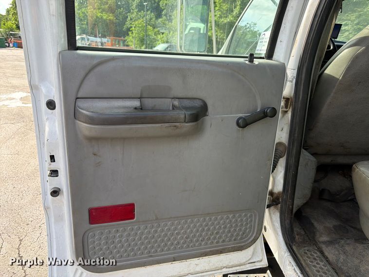 image for item DQ7838 2006 Ford F650 Super Duty Crew Cab flatbed truck
