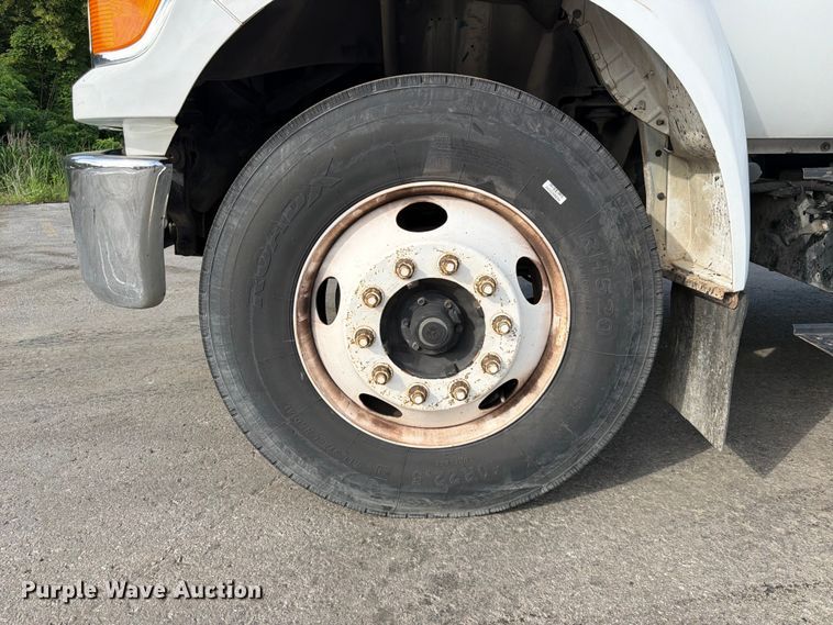 image for item DQ7838 2006 Ford F650 Super Duty Crew Cab flatbed truck