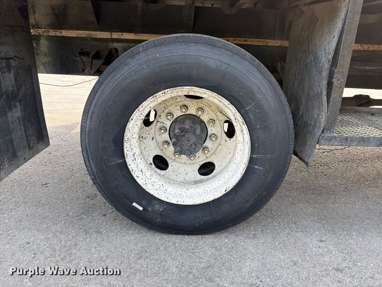 image for item DQ7838 2006 Ford F650 Super Duty Crew Cab flatbed truck
