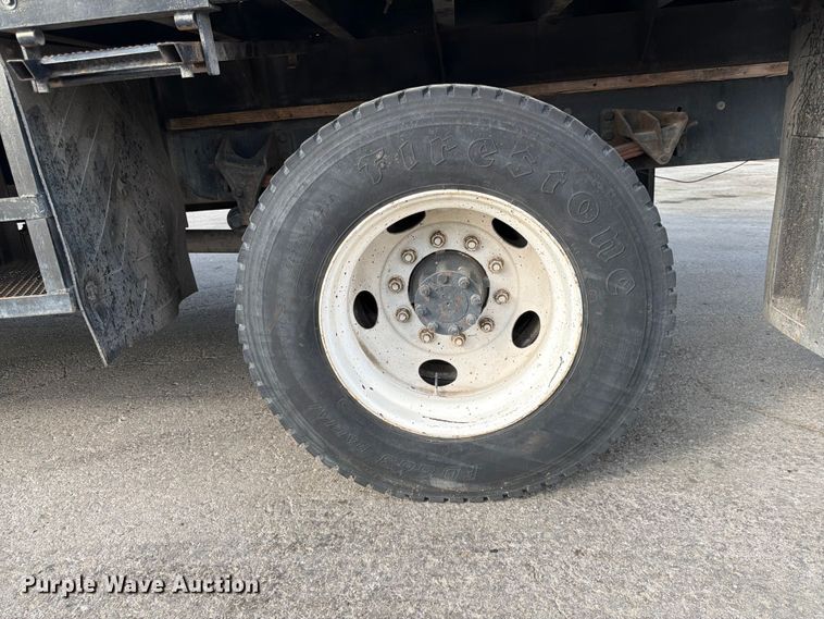 image for item DQ7838 2006 Ford F650 Super Duty Crew Cab flatbed truck