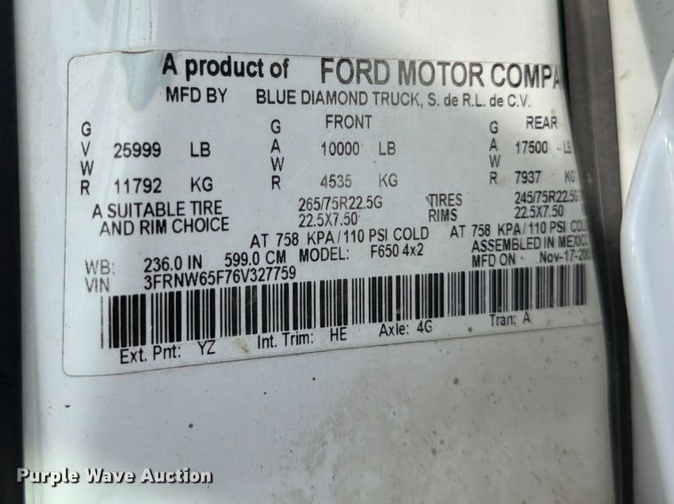 image for item DQ7838 2006 Ford F650 Super Duty Crew Cab flatbed truck
