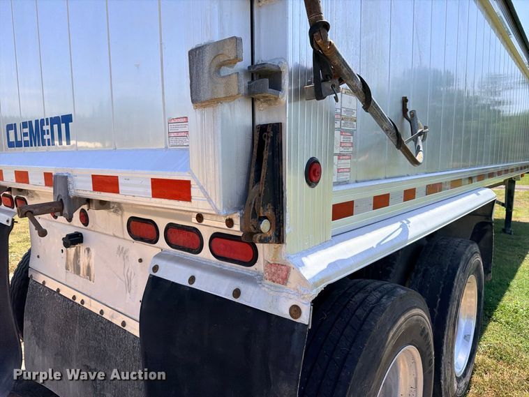 image for item DU1521 2016 Clement ADW3947 end dump trailer